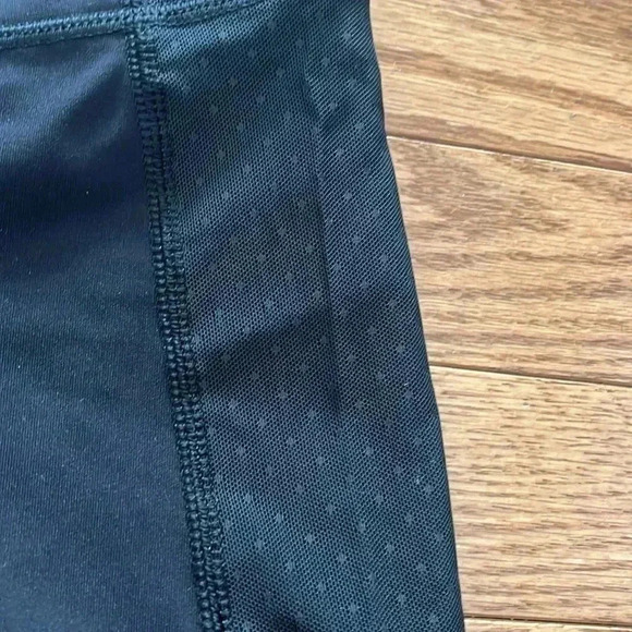 [6]Lululemon  Black Capri - Picture 5 of 9